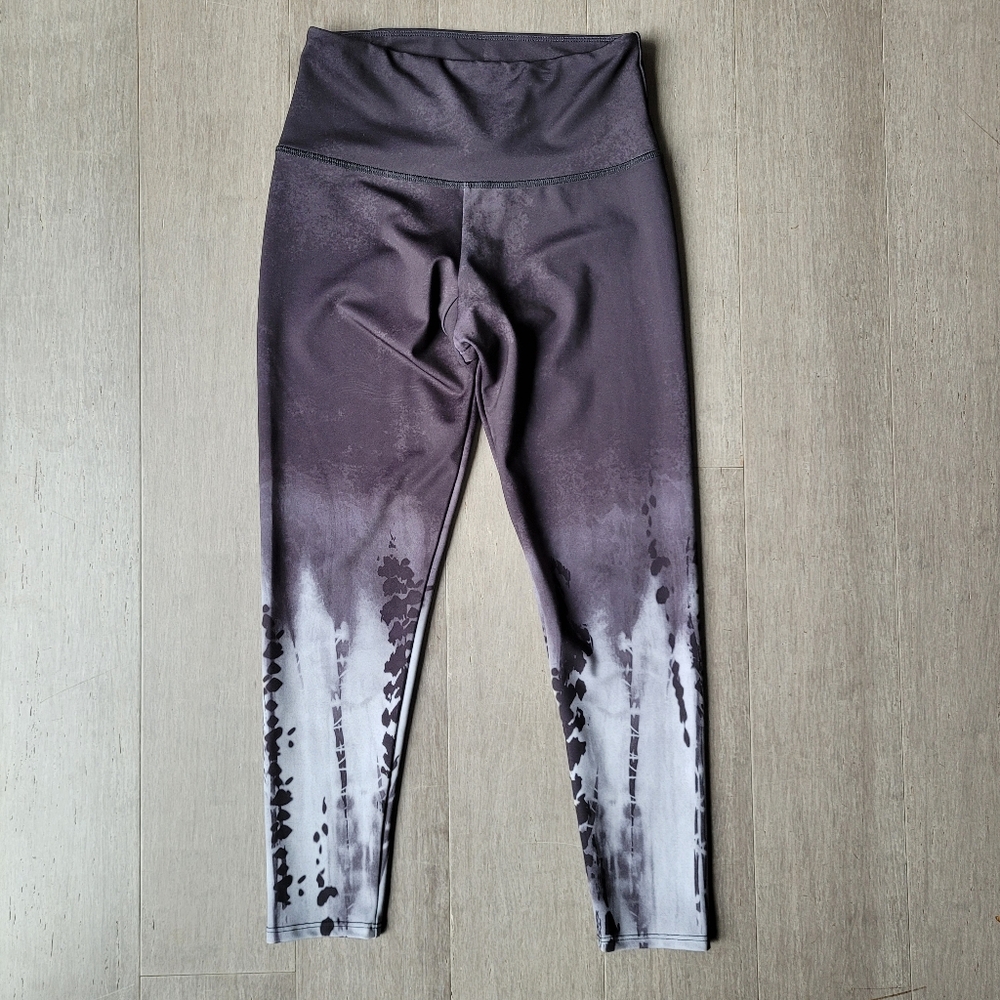 Onzie Tie Dye Midi Leggings Black Grey Floral Ombre Pants Medium/Large